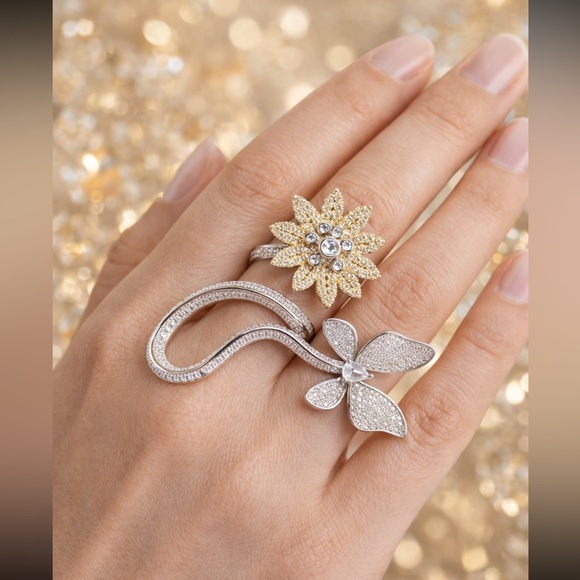 Jewelry - Elegant Two-Tone Floral Statement Ring - Gold & Silver adjustable from 7-8